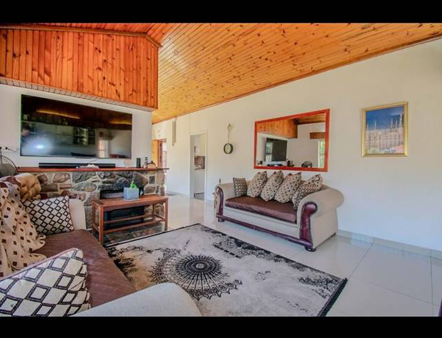 4 BEDROOM HOUSE FOR SALE IN MONDEOR